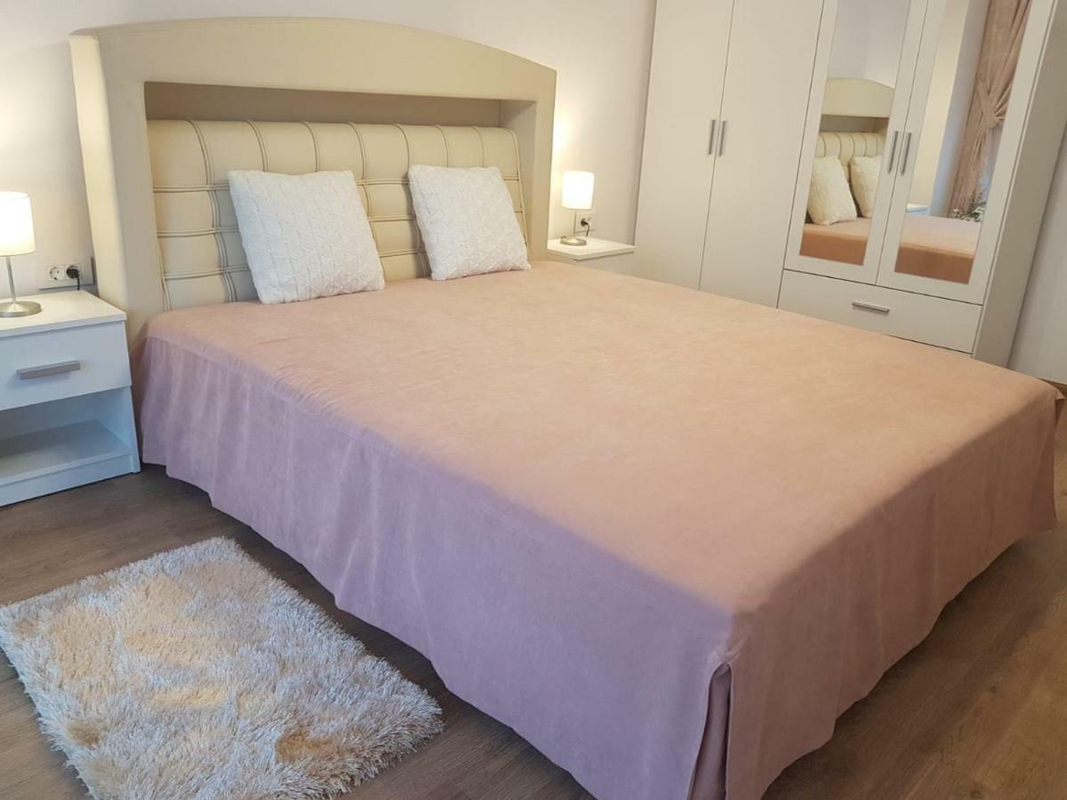 Apartament Monadin 3 Brassó Kültér fotó